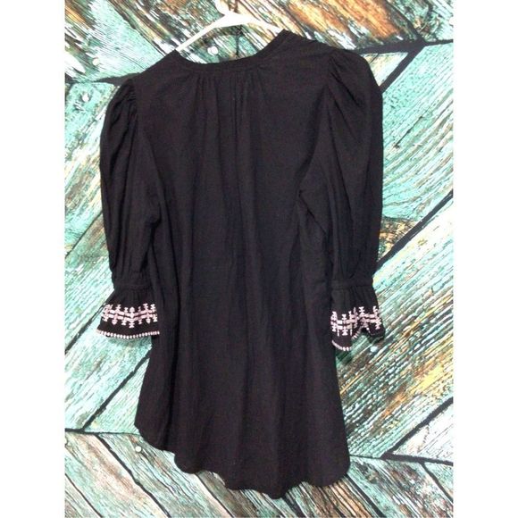 NWT ESLEY Bohemian Boho Top Black With White Embroidery Size Small - Picture 4 of 10